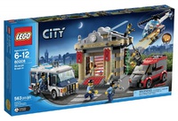 Конструктор детский City (Сити) "Ограбление музея" 60008
